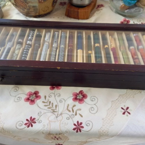 Collectible pens set of 36 with wooden case like new
