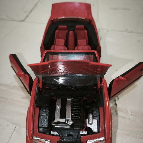 BMW E36 325i Cabrio 1:18 die-cast model
