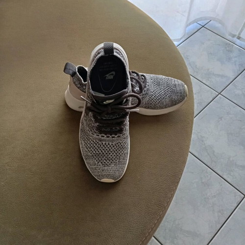 Nike women's athletic shoes used, size 38, gray and pink
