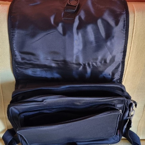 Briefcase new with distinctive OTOE title