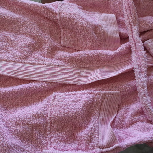 Children's pink bathrobe like new for 10/12 years old