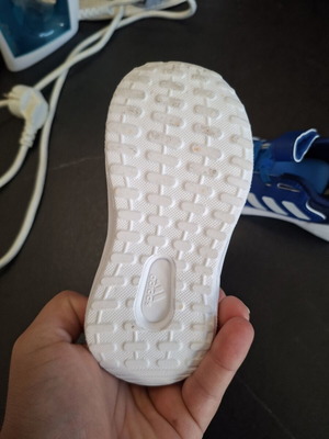 Adidas παιδικά αθλητικά παπούτσια νούμερο 22 σαν καινούργια, μπλε