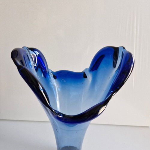 Blue glass vase vintage like new