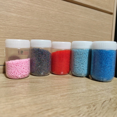 Beads in 5 different sizes and colors like new