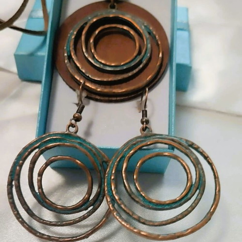 Boho style earrings and pendant set new in blue turquoise and bronze