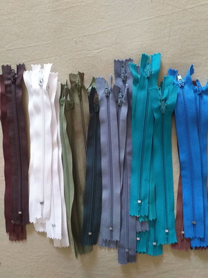 Plastic zippers 18 cm, pack of 50, new