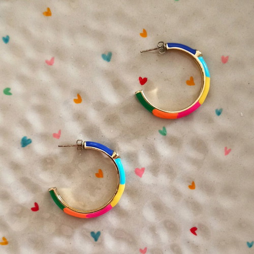 Striped multicolor hoop earrings made of steel like new