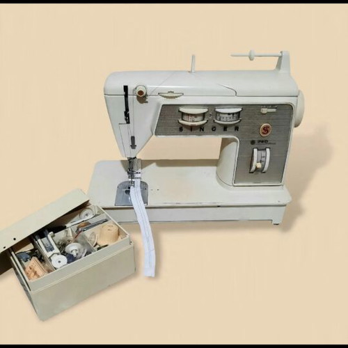Singer 740 vintage sewing machine used with case and accessories