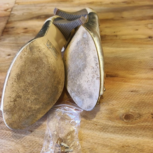 Nikki Me Pumps Size 37 Used Champagne Gold with Box and Heel Tips