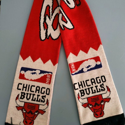 Vintage Chicago Bulls NBA scarf used with official logo