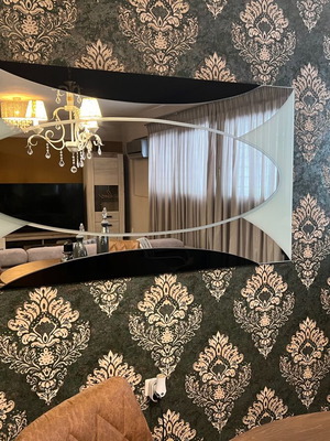 Wall mirror like new