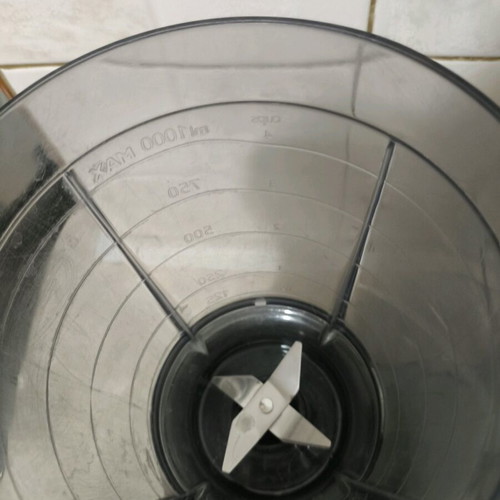 Philips blender used, fully functional with plastic damage