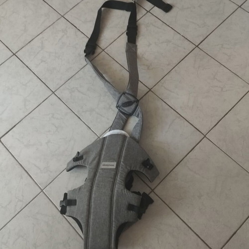 Kikaboo baby carrier used, suitable for 3 to 12 months