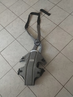 Kikaboo baby carrier used, suitable for 3 to 12 months