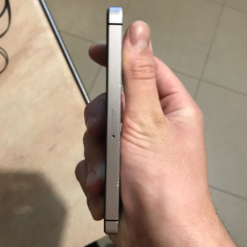 iPhone SE 1st gen 32GB used, good condition, black