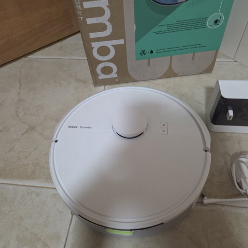 iRobot Roomba 105 Combo robot vacuum like new