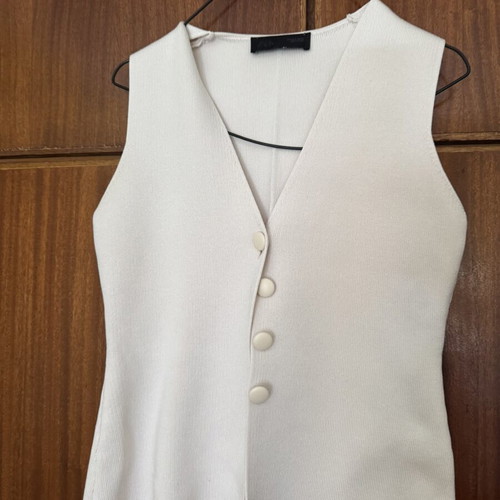 Zara sleeveless vest like new, white, size S
