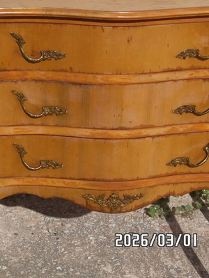 Antique Entryway Small Chest Like New with 3 Drawers