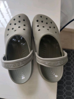 Crocs σανδάλια 39-40 πράσινα της ελιάς σε άριστη κατάσταση