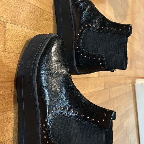 Boots size 36 like new, black
