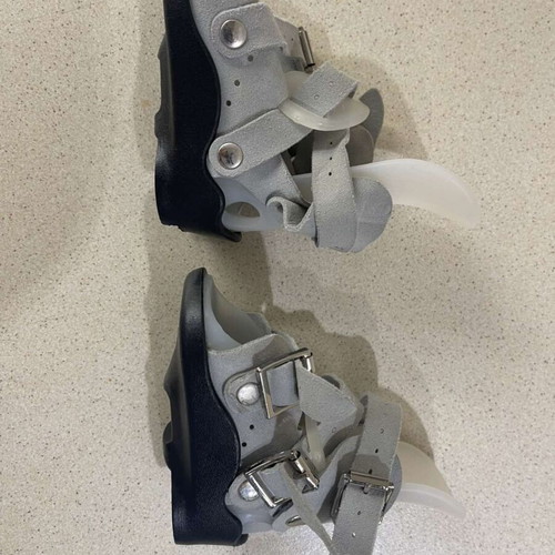 Ponseti Foot Abduction Braces like new, without bar, pair of 2 sizes