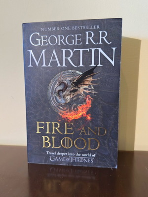 Fire and Blood βιβλίο μεταχειρισμένο, αγγλικά