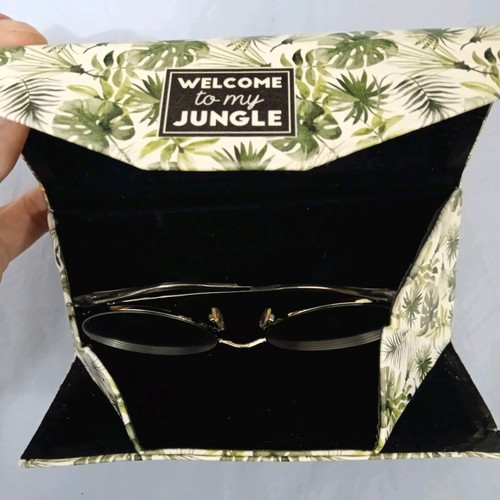 Folding glasses case used, white and green