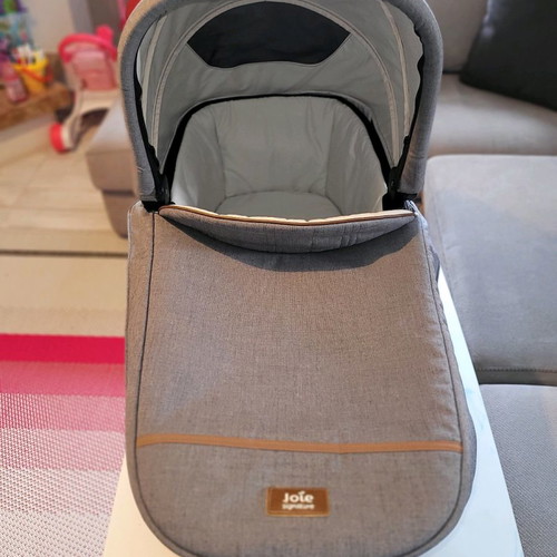 Joie Ramble XL Gray Carbon Signature Collection baby carrycot new