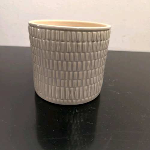 Beige vase like new