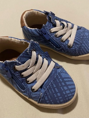 Zara baby boy shoes size 20 like new, unworn