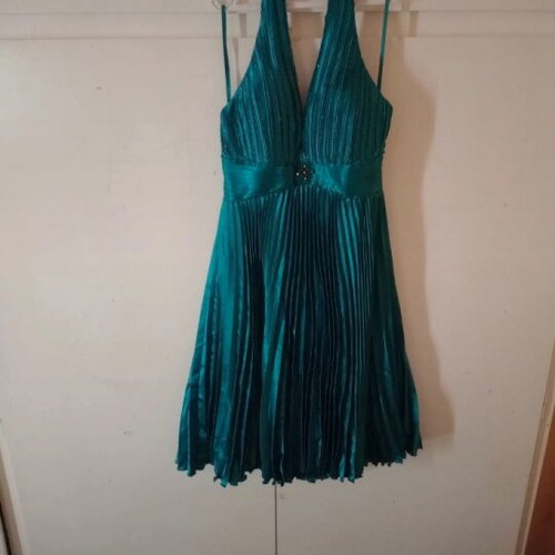 Women's dress with pleats green emerald medium like new