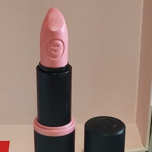 Essence Lipstick No22 The Girl Next Door new