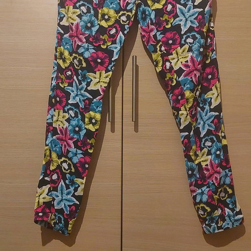 Tally Weijl colorful floral women's pants size Medium like new