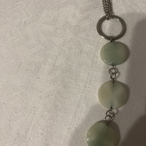 Vintage long necklace with green flat beads and double chain like new