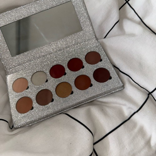 Eyeshadow palette new with earthy tones and mirror
