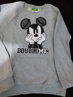 Benetton sweatshirt with Disney print like new