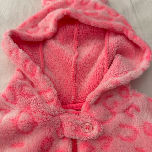 Girls' pink one-piece 5-6 years like new with fuzzy lining