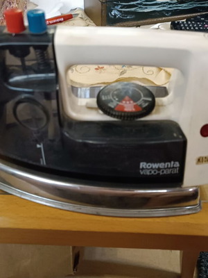 Vintage ατμοσίδερο Rowenta από τα 80ς σε εκπληκτική κατάσταση