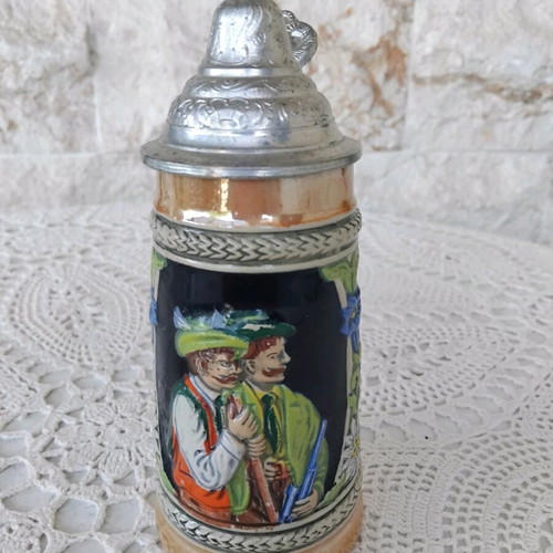 Gerz Vintage German Collectible Beer Stein with Lid 6 3/4 Inches
