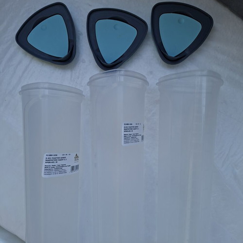 Set of 3 Slim Triangular Plastic Oil and Liquid Dispensers 1000ml