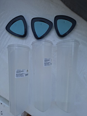 Set of 3 Slim Triangular Plastic Oil and Liquid Dispensers 1000ml