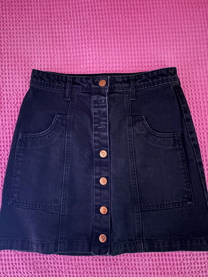 Stradivarius black denim mini skirt like new, size S