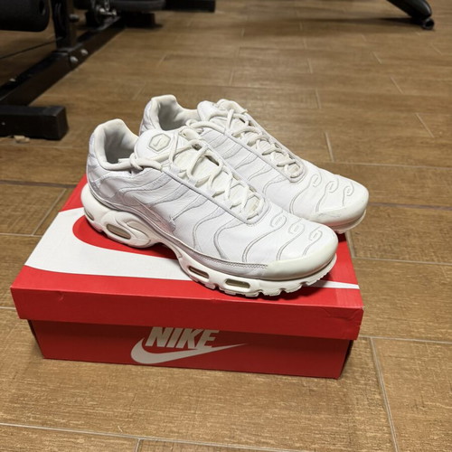 Nike TN sneakers like new, size 43, white
