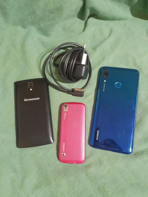 Κινητά τηλέφωνα πακέτο 3 μεταχειρισμένα Huawei Lenovo Vodafone 527