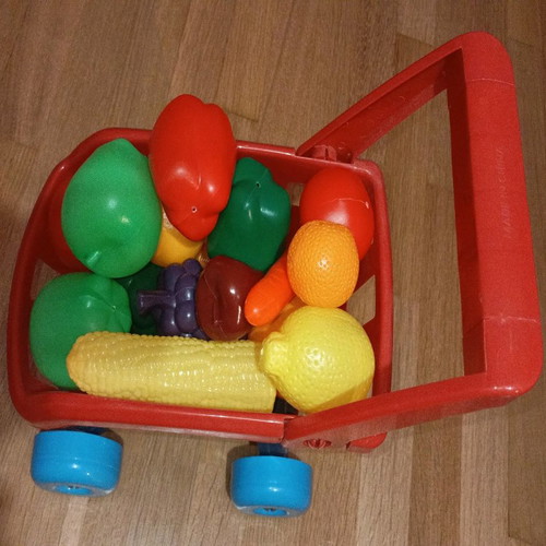 Supermarket cart toy with food used