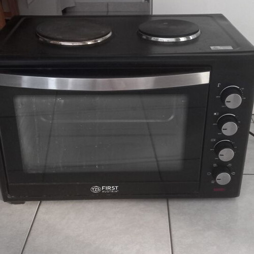 First Austria oven with 2 hotplates