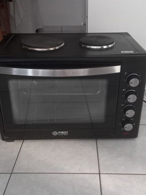 First Austria oven with 2 hotplates