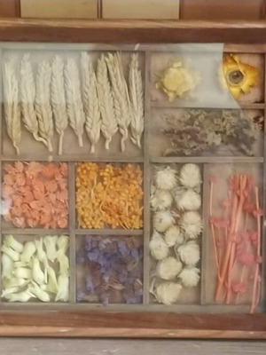 Serving tray with dried flowers, used, wood and glass