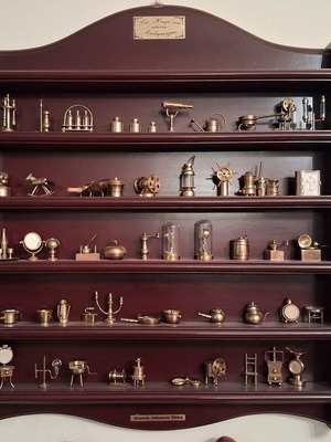 Greek Collectible Circle "Ton Kairo tou Ladofanarou" like new