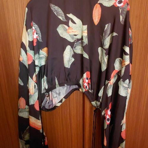 Zini women's colorful crop blouse, size M